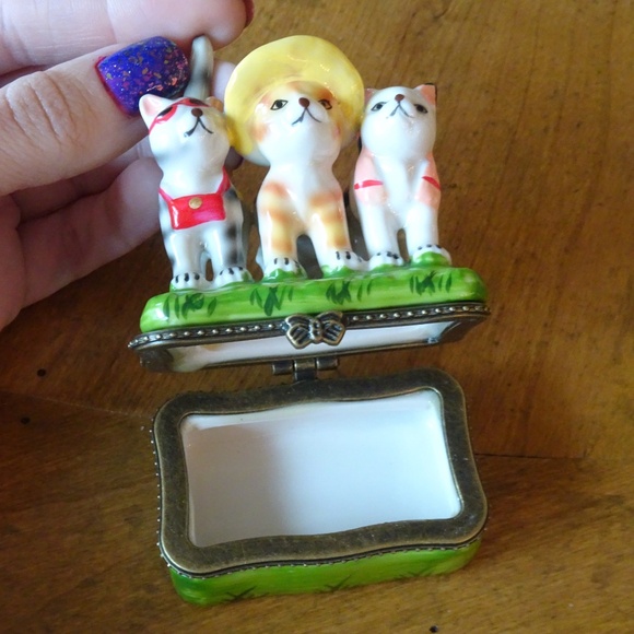 Whimsical Ceramic Cat Trinket Pill Box - Tabby & Calico Cat Lover Home Decor - Picture 3 of 8